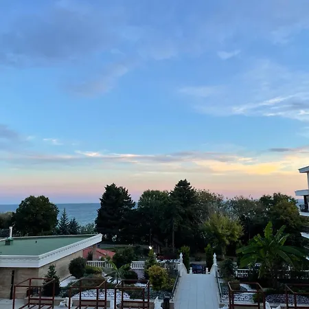South At Valencia Gardens Apartament *